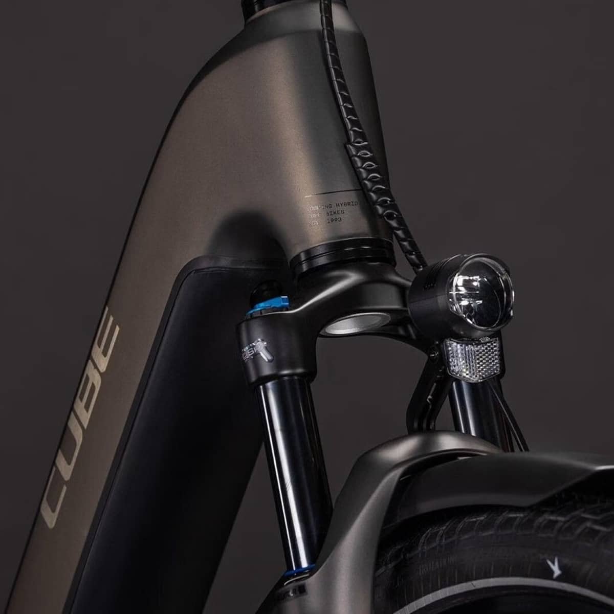 Cube Touring Hybrid Comfort SLX 800 - Charcoal´N´Chrome – Image 2